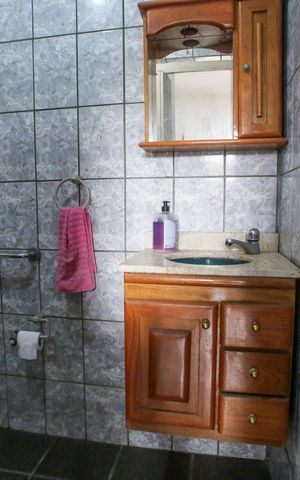 Casa à venda com 380m², 2 quartos e 1 vagaBanheiro Social