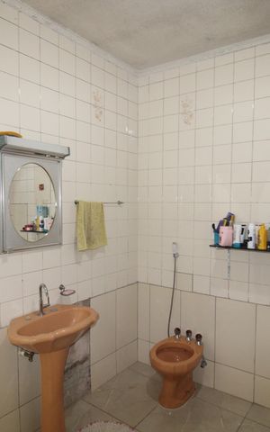 Casa à venda com 120m², 5 quartos e 2 vagasCasa 3 - Banheiro
