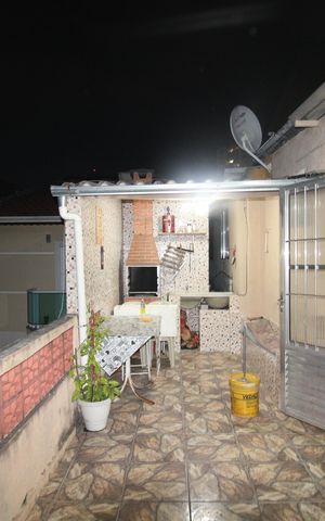Casa à venda com 120m², 5 quartos e 2 vagasCasa 3 - Área de Serviço