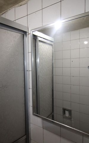 Casa à venda com 120m², 5 quartos e 2 vagasBanheiro