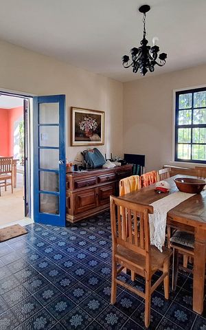 Casa à venda com 150m², 3 quartos e 5 vagas Casa à venda com 150m², 3 quartos e 5 vagasCopa