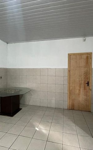 Casa à venda com 80m², 4 quartos e 2 vagas Casa à venda com 80m², 4 quartos e 2 vagasCozinha