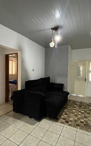 Casa à venda com 80m², 4 quartos e 2 vagas Casa à venda com 80m², 4 quartos e 2 vagasSala