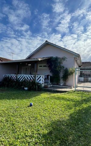 Casa à venda com 80m², 4 quartos e 2 vagas Casa à venda com 80m², 4 quartos e 2 vagasÁrea comum