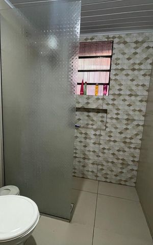 Casa à venda com 80m², 4 quartos e 2 vagas Casa à venda com 80m², 4 quartos e 2 vagasBanheiro social