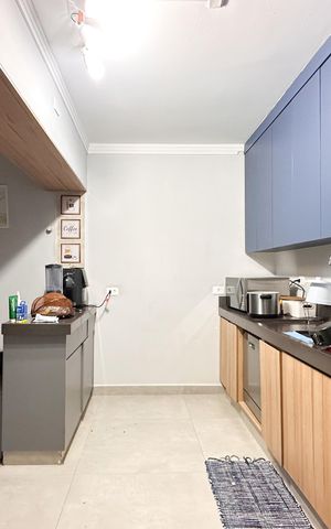Casa à venda com 252m², 4 quartos e 2 vagas Casa à venda com 252m², 4 quartos e 2 vagasCozinha
