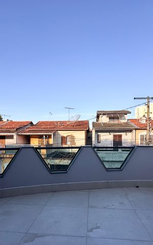 Casa à venda com 252m², 4 quartos e 2 vagas Casa à venda com 252m², 4 quartos e 2 vagasSacada da Suíte 1 e Quarto
