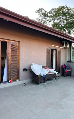 Casa à venda com 252m², 4 quartos e 2 vagas Casa à venda com 252m², 4 quartos e 2 vagasSacada da Suíte 1 e Quarto
