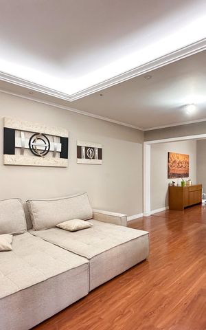 Casa à venda com 252m², 4 quartos e 2 vagas Casa à venda com 252m², 4 quartos e 2 vagasSala
