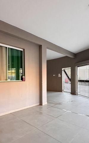 Casa à venda com 252m², 4 quartos e 2 vagas Casa à venda com 252m², 4 quartos e 2 vagasGaragem