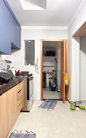 Casa à venda com 252m², 4 quartos e 2 vagas Casa à venda com 252m², 4 quartos e 2 vagasCozinha