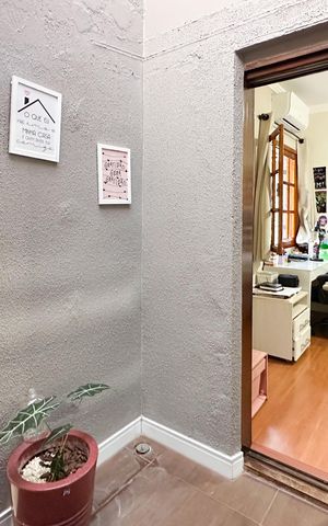 Casa à venda com 252m², 4 quartos e 2 vagas Casa à venda com 252m², 4 quartos e 2 vagasJardim de Inverno