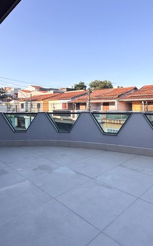 Casa à venda com 252m², 4 quartos e 2 vagas Casa à venda com 252m², 4 quartos e 2 vagasSacada da Suíte 1 e Quarto