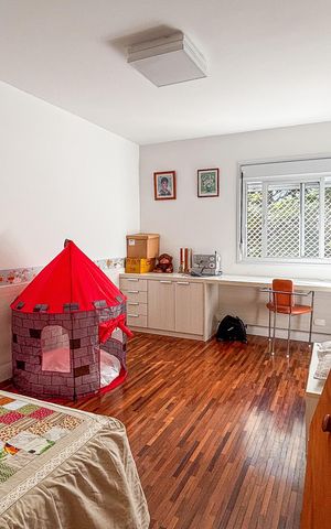 Casa à venda com 366m², 3 quartos e 4 vagas Casa à venda com 366m², 3 quartos e 4 vagasSuíte 2