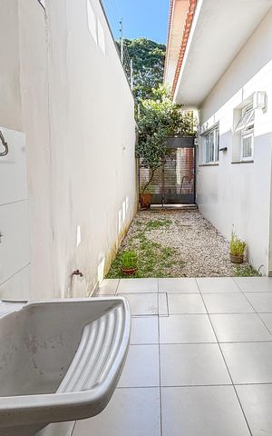 Casa à venda com 366m², 3 quartos e 4 vagas Casa à venda com 366m², 3 quartos e 4 vagasÁrea de serviço