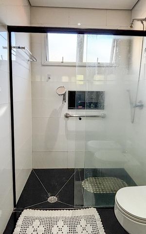 Casa à venda com 366m², 3 quartos e 4 vagas Casa à venda com 366m², 3 quartos e 4 vagasBanheiro da Suíte 1