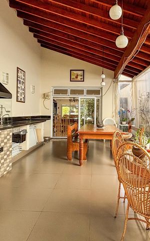 Casa à venda com 366m², 3 quartos e 4 vagas Casa à venda com 366m², 3 quartos e 4 vagasEspaço gourmet