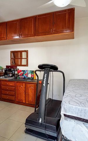 Casa à venda com 366m², 3 quartos e 4 vagas Casa à venda com 366m², 3 quartos e 4 vagasQuarto de Serviços