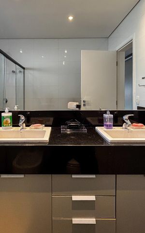 Casa à venda com 366m², 3 quartos e 4 vagas Casa à venda com 366m², 3 quartos e 4 vagasBanheiro da Suíte 3