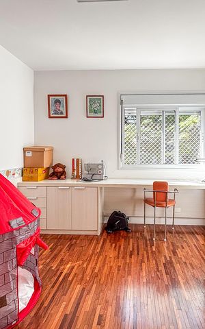 Casa à venda com 366m², 3 quartos e 4 vagas Casa à venda com 366m², 3 quartos e 4 vagasSuíte 2