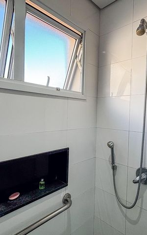 Casa à venda com 366m², 3 quartos e 4 vagas Casa à venda com 366m², 3 quartos e 4 vagasBanheiro da Suíte 1