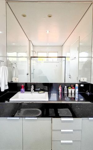 Casa à venda com 366m², 3 quartos e 4 vagas Casa à venda com 366m², 3 quartos e 4 vagasBanheiro da Suíte 1