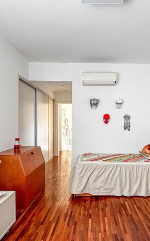 Casa à venda com 366m², 3 quartos e 4 vagas Casa à venda com 366m², 3 quartos e 4 vagasSuíte 2