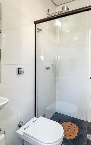 Casa à venda com 366m², 3 quartos e 4 vagas Casa à venda com 366m², 3 quartos e 4 vagasBanheiro Social