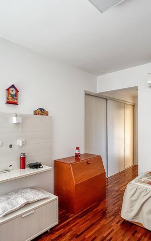 Casa à venda com 366m², 3 quartos e 4 vagas Casa à venda com 366m², 3 quartos e 4 vagasSuíte 2