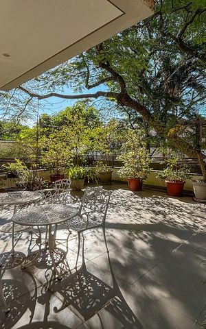 Casa à venda com 366m², 3 quartos e 4 vagas Casa à venda com 366m², 3 quartos e 4 vagasÁrea externa