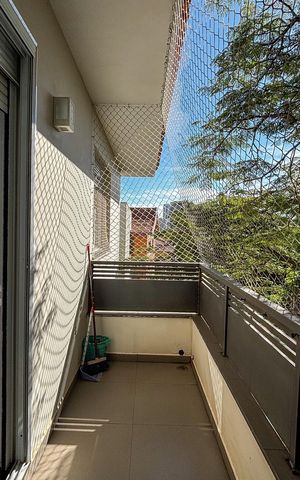 Casa à venda com 366m², 3 quartos e 4 vagas Casa à venda com 366m², 3 quartos e 4 vagasVaranda da Suíte 1