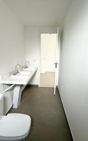 Apartamento à venda com 255m², 3 quartos e 2 vagas Apartamento à venda com 255m², 3 quartos e 2 vagasBanheiro suíte 3