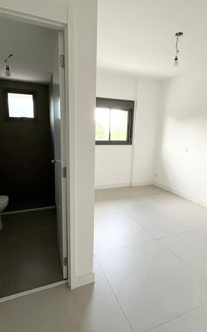 Apartamento à venda com 255m², 3 quartos e 2 vagas Apartamento à venda com 255m², 3 quartos e 2 vagasSuite 1