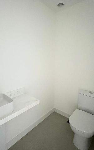 Apartamento à venda com 255m², 3 quartos e 2 vagas Apartamento à venda com 255m², 3 quartos e 2 vagasLavabo