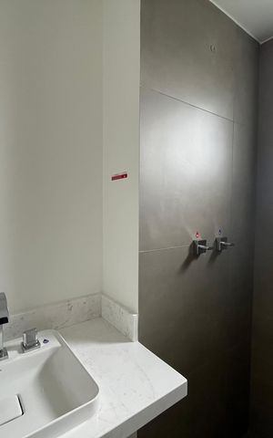 Apartamento à venda com 255m², 3 quartos e 2 vagas Apartamento à venda com 255m², 3 quartos e 2 vagasBanheiro suíte 2