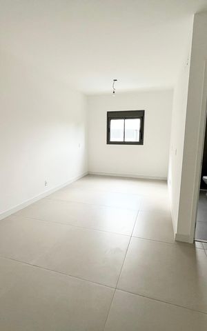 Apartamento à venda com 255m², 3 quartos e 2 vagas Apartamento à venda com 255m², 3 quartos e 2 vagasSuite 3