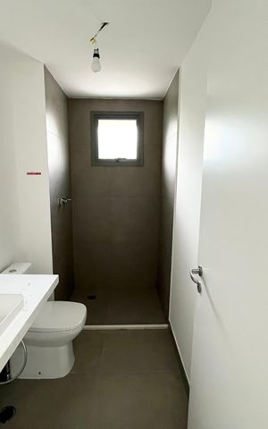 Apartamento à venda com 255m², 3 quartos e 2 vagas Apartamento à venda com 255m², 3 quartos e 2 vagasBanheiro suíte 1
