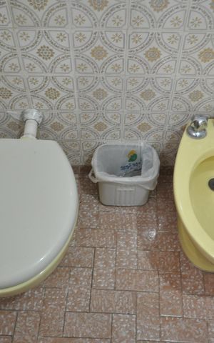 Casa à venda com 320m², 2 quartos e 3 vagasBanheiro Social