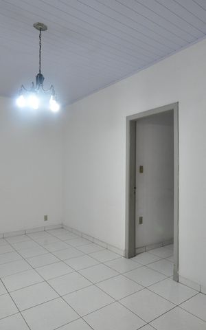 Casa à venda com 320m², 2 quartos e 3 vagasSala
