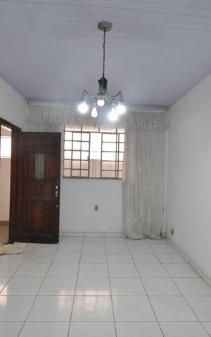 Casa à venda com 320m², 2 quartos e 3 vagasSala