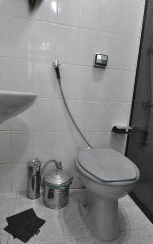 Casa à venda com 320m², 2 quartos e 3 vagasBanheiro do Quarto Suíte