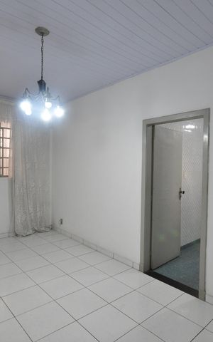 Casa à venda com 320m², 2 quartos e 3 vagasSala