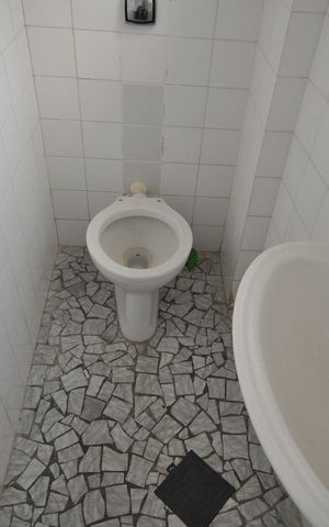 Casa à venda com 320m², 2 quartos e 3 vagasBanheiro de serviço