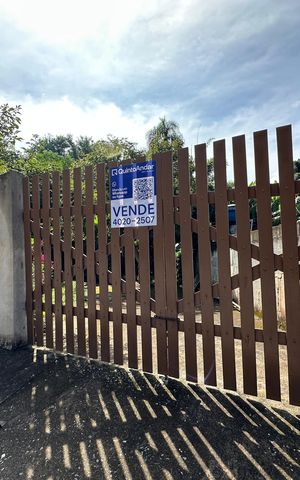 Casa à venda com 121m², 2 quartos e 2 vagas Casa à venda com 121m², 2 quartos e 2 vagasFachada