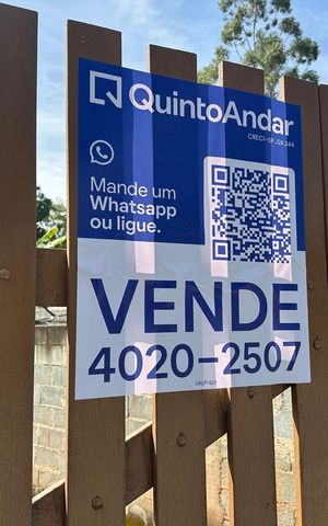 Casa à venda com 121m², 2 quartos e 2 vagas Casa à venda com 121m², 2 quartos e 2 vagasFachada