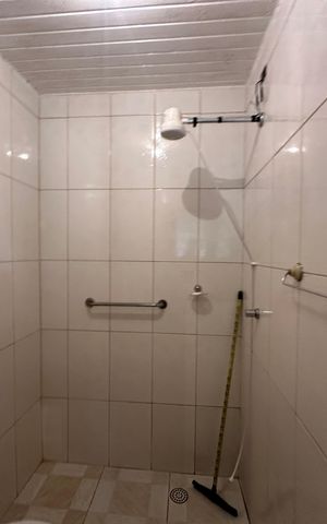 Casa à venda com 121m², 2 quartos e 2 vagas Casa à venda com 121m², 2 quartos e 2 vagasBanheiro