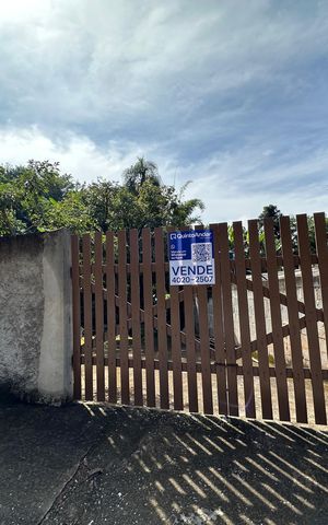 Casa à venda com 121m², 2 quartos e 2 vagas Casa à venda com 121m², 2 quartos e 2 vagasFachada
