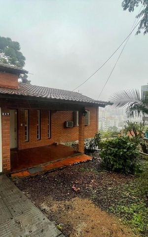Casa à venda com 185m², 3 quartos e 2 vagas