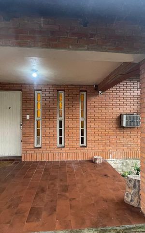 Casa à venda com 185m², 3 quartos e 2 vagas