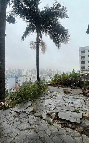 Casa à venda com 185m², 3 quartos e 2 vagas